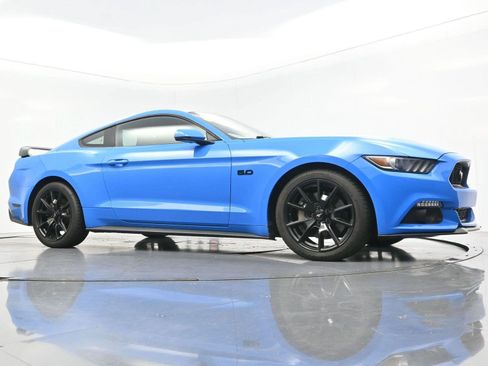 Used 2017 Ford Mustang GT Premium w/ Black Accent Package RWD image 45