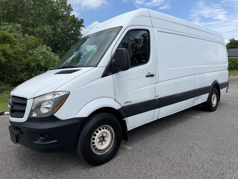 Used 2015 Mercedes-Benz Sprinter 2500 image 6
