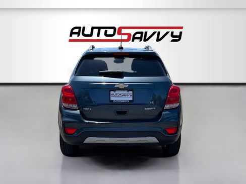 Used 2022 Chevrolet Trax LT w/ LT Convenience Package FWD image 6