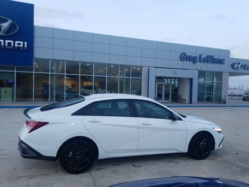 New 2026 Hyundai Elantra Sport FWD image 8