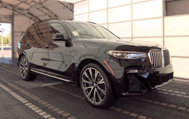 Used 2022 BMW X7 xDrive40i w/ M Sport Package AWD/4WD image 2