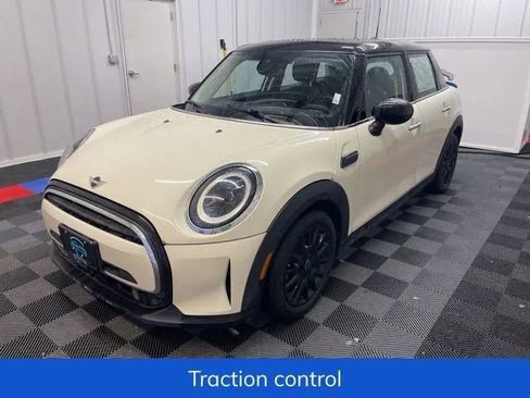 Used 2022 MINI Cooper 4-Door Hardtop image 7