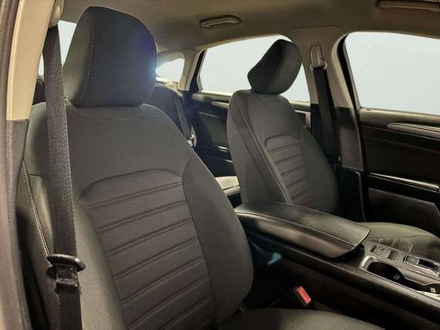 Used 2020 Ford Fusion SE image 27