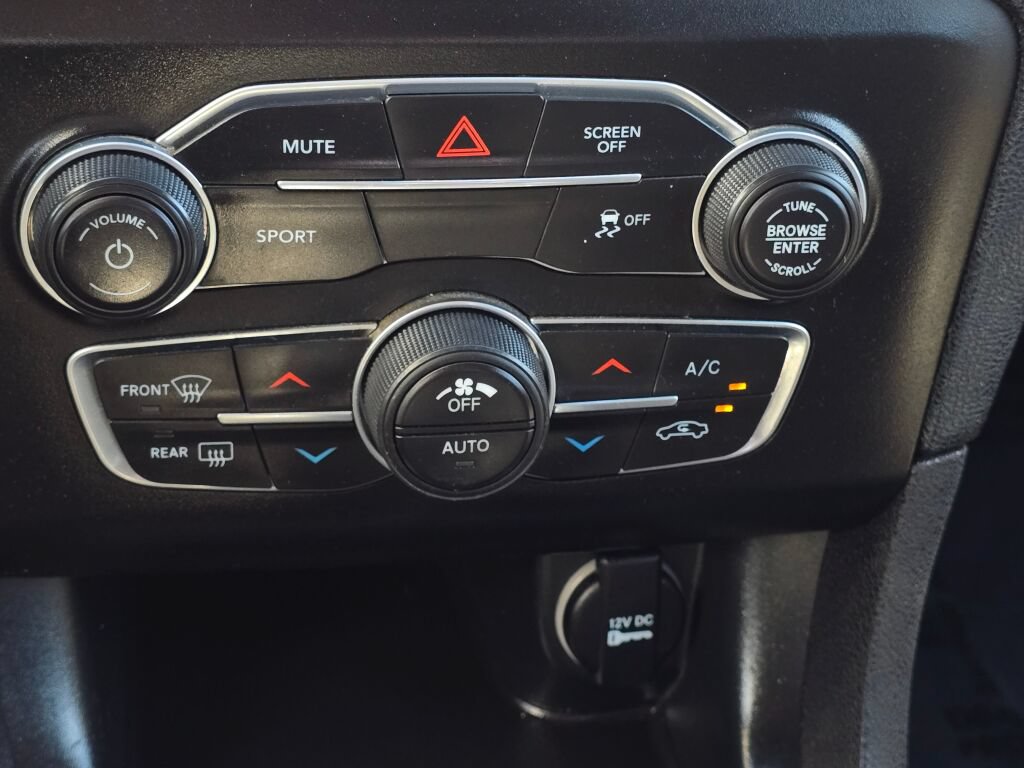 Used 2017 Dodge Charger R/T RWD image 30
