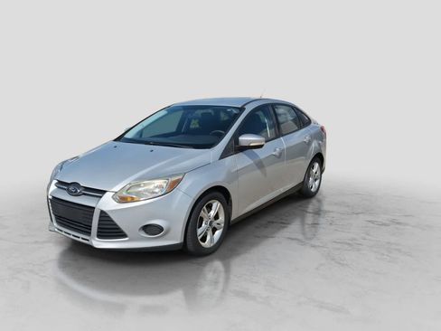 Used 2014 Ford Focus SE FWD image 4