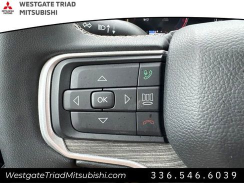 Used 2024 Jeep Wagoneer L Series II w/ Flexible Seating Group AWD/4WD image 11