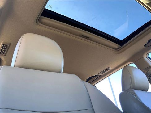 Used 2013 Toyota Highlander SE image 14