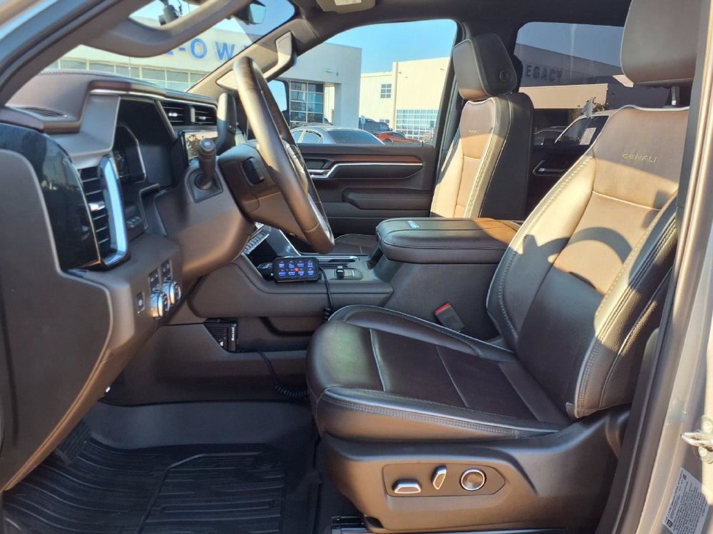 Used 2024 GMC Sierra 3500 Denali w/ Denali Reserve Package AWD/4WD image 26