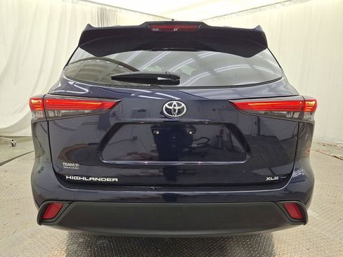 Used 2023 Toyota Highlander XLE image 23