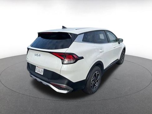 Used 2025 Kia Sportage LX image 4