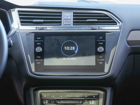 Used 2023 Volkswagen Tiguan SE w/ Panoramic Sunroof Package FWD image 14