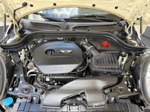 Used 2017 MINI Cooper 4-Door Hardtop w/ Premium Package FWD image 21