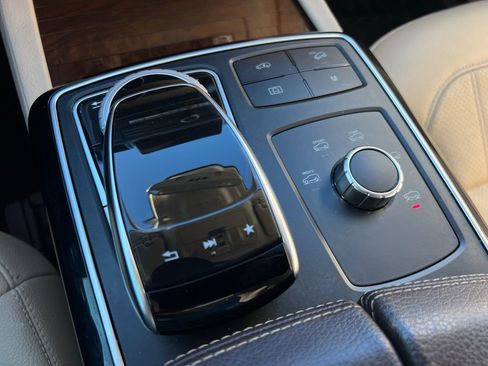 Used 2019 Mercedes-Benz GLS 450 4MATIC image 70