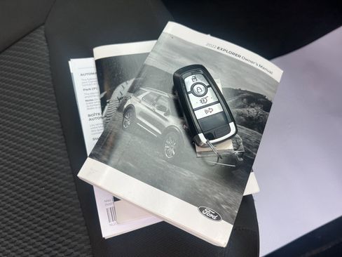 Used 2022 Ford Explorer XLT w/ Class IV Trailer Tow Package image 41