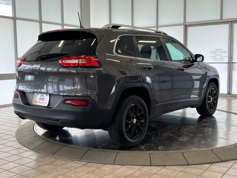 Used 2016 Jeep Cherokee Latitude w/ Cold Weather Group image 7