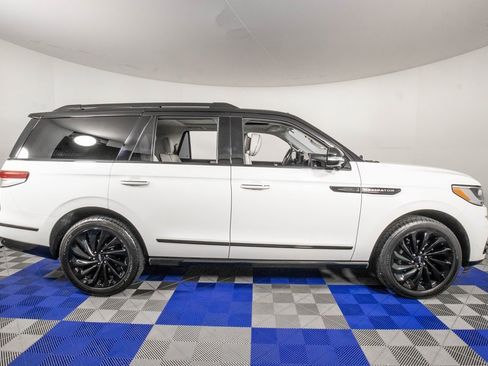Used 2023 Lincoln Navigator Black Label image 4