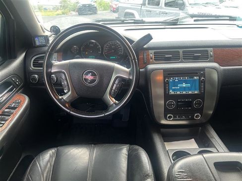 Used 2007 GMC Sierra 2500 SLT w/ Z71 Off-Road Package image 10