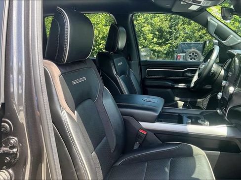 Used 2024 RAM 1500 Laramie AWD/4WD image 7