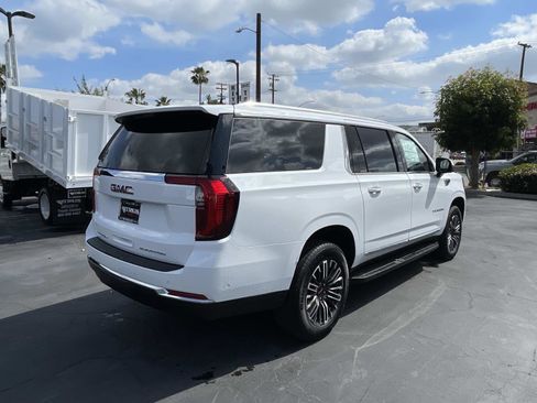 New 2026 GMC Yukon XL Elevation w/ Elevation Premium Package image 5