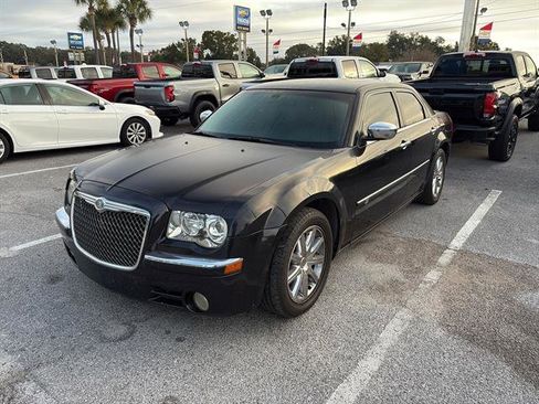 Used 2010 Chrysler 300 C w/ Luxury Group II image 3