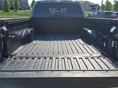Certified 2022 Toyota Tacoma TRD Off-Road w/ TRD Premium Off Road Package AWD/4WD image 30