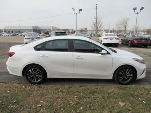 Used 2024 Kia Forte LXS image 6