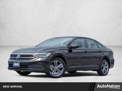 Used 2023 Volkswagen Jetta SE w/ Panoramic Sunroof Package