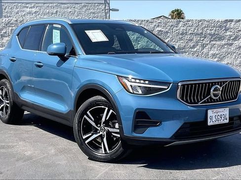 Used 2024 Volvo XC40 B5 Core AWD/4WD image 11