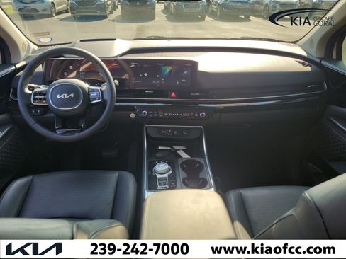 Certified 2025 Kia Carnival SX Prestige FWD image 17