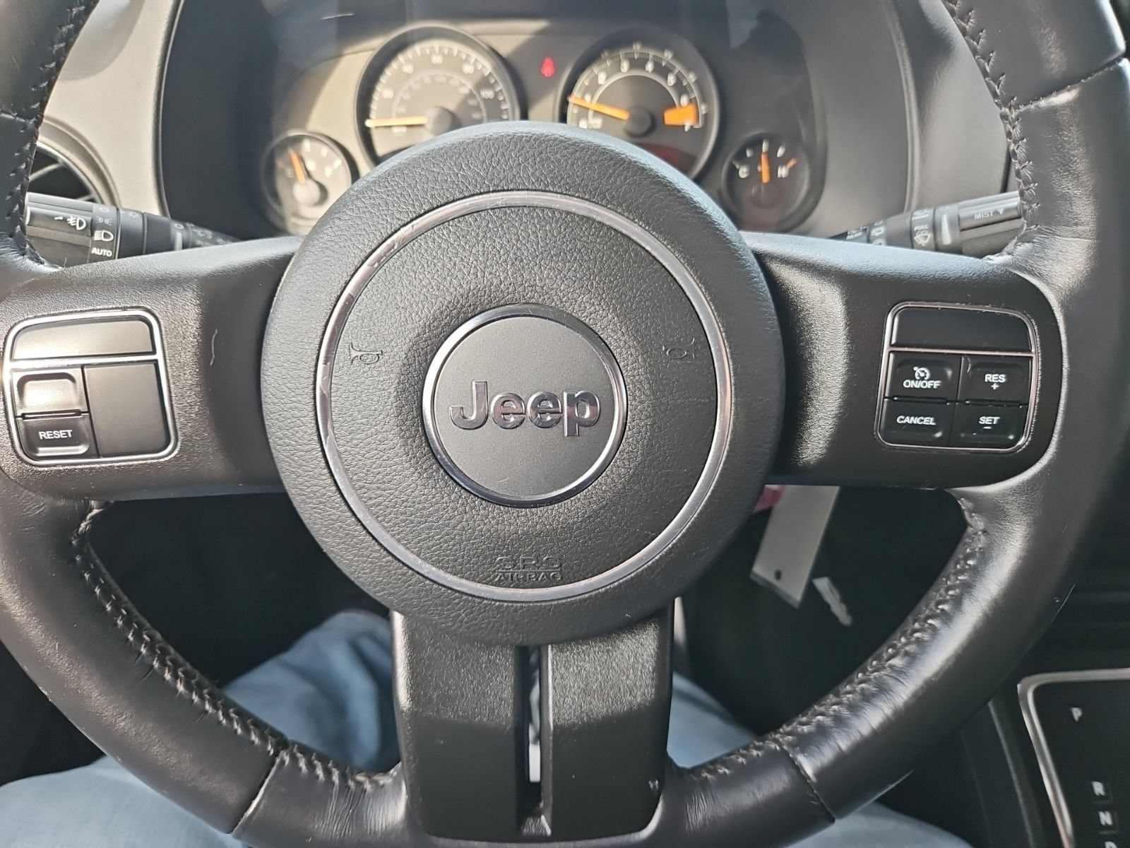 Used 2016 Jeep Patriot Latitude AWD/4WD image 27
