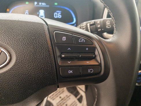 Used 2024 Hyundai Venue SEL image 22