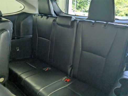 Used 2023 Toyota Highlander XLE FWD image 40