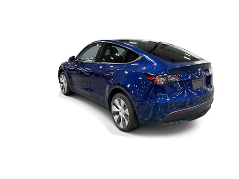 Certified 2023 Tesla Model Y Long Range AWD/4WD image 4