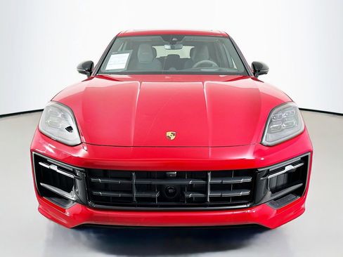 Certified 2025 Porsche Cayenne GTS AWD/4WD image 6