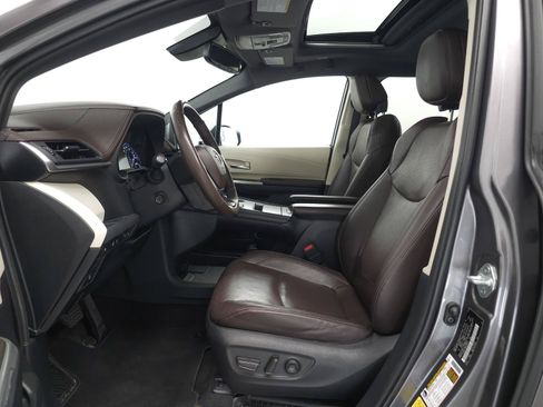 Certified 2023 Toyota Sienna Platinum AWD/4WD image 4