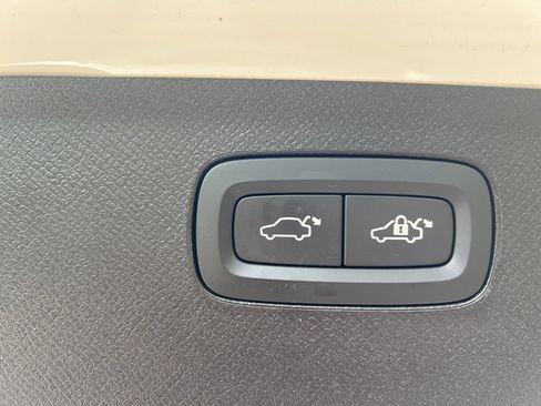 Used 2022 Volvo XC90 T6 Inscription w/ Lounge Package image 34