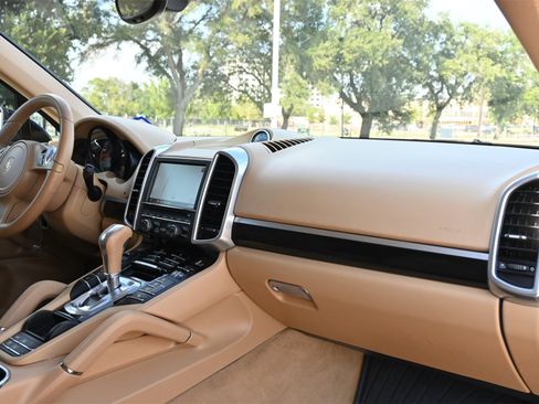 Used 2013 Porsche Cayenne S image 24