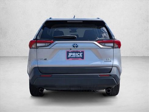 Used 2023 Toyota RAV4 LE AWD/4WD image 7
