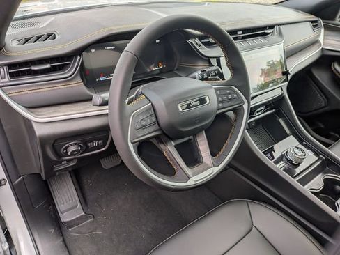 New 2026 Jeep Grand Cherokee Limited AWD/4WD image 11