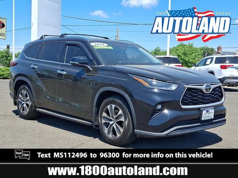 Used 2021 Toyota Highlander XLE AWD/4WD image 1