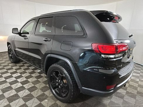 Used 2018 Jeep Grand Cherokee Laredo AWD/4WD image 5