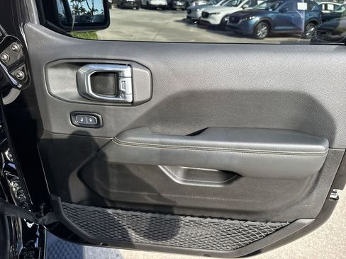 Used 2024 Jeep Wrangler Sahara image 44