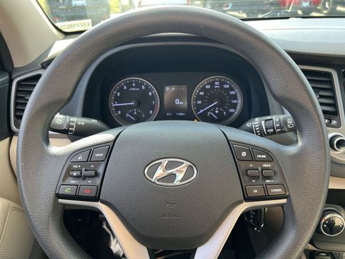Used 2018 Hyundai Tucson SE image 16