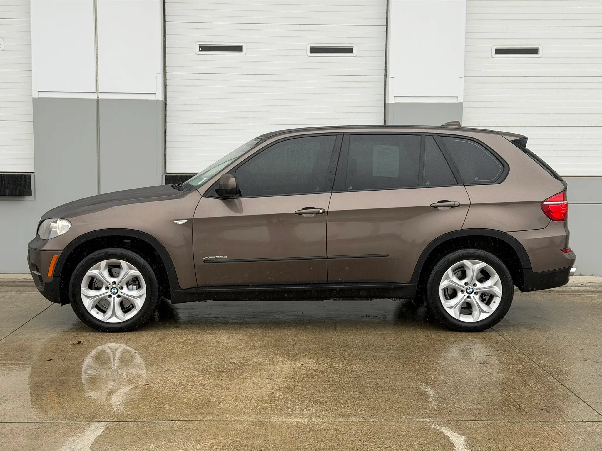 Used 2011 BMW X5 xDrive35d AWD/4WD image 2