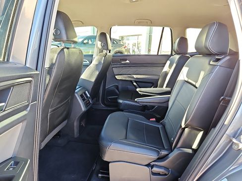 Used 2023 Volkswagen Atlas SE image 10