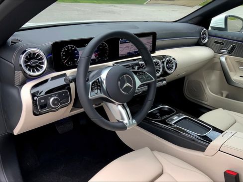 Certified 2025 Mercedes-Benz CLA 250 4MATIC image 9