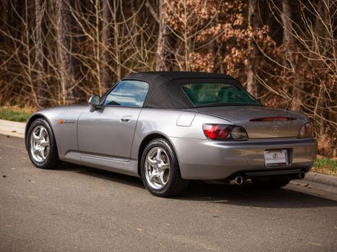Used 2001 Honda S2000 image 29