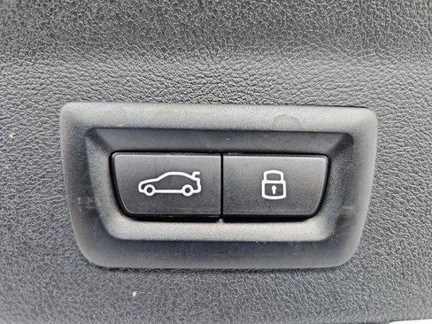 Used 2024 BMW X3 sDrive30i w/ Premium Package image 9