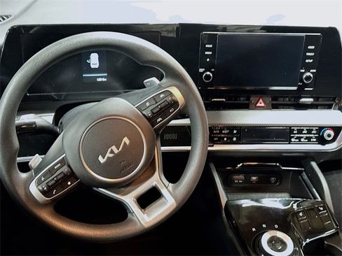 Used 2023 Kia Sportage LX image 13