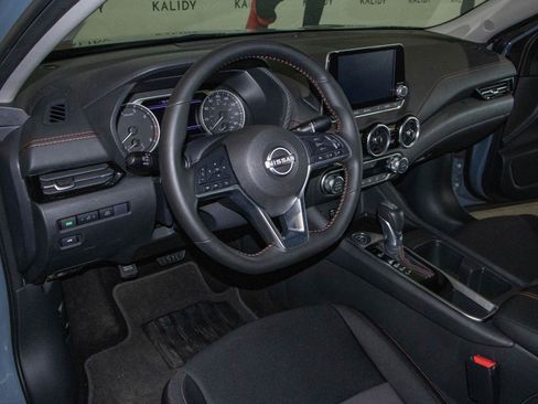 Used 2025 Nissan Sentra SR w/ Midnight Edition FWD image 5